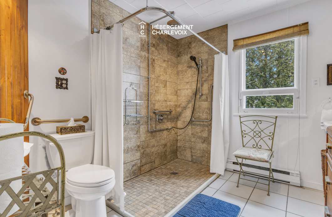 CHIC-645 - Maison avec vue imprenable sur le fleuve